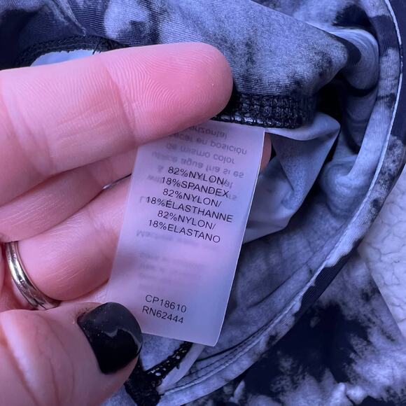 Nicole Miller Black White Tie Dye Set Crop Top Leggings Small - Picture 13 of 15